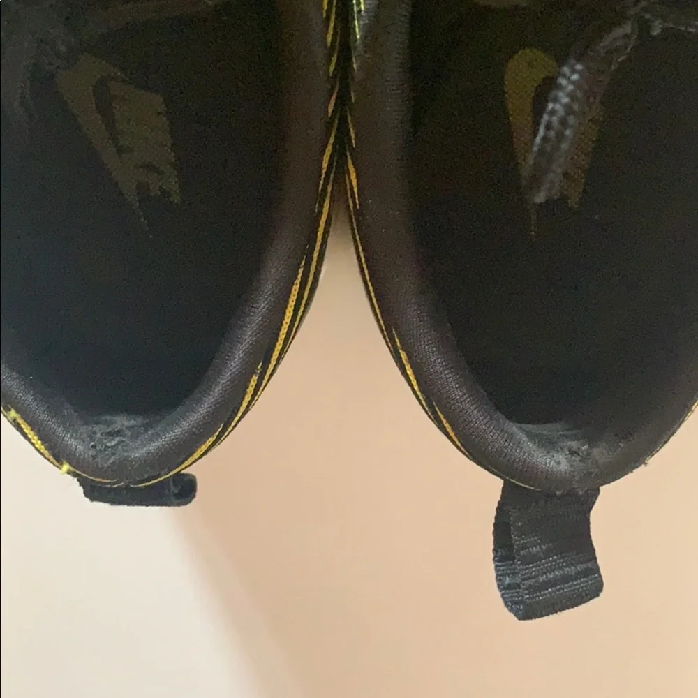 Nike‎ air max black and yellow